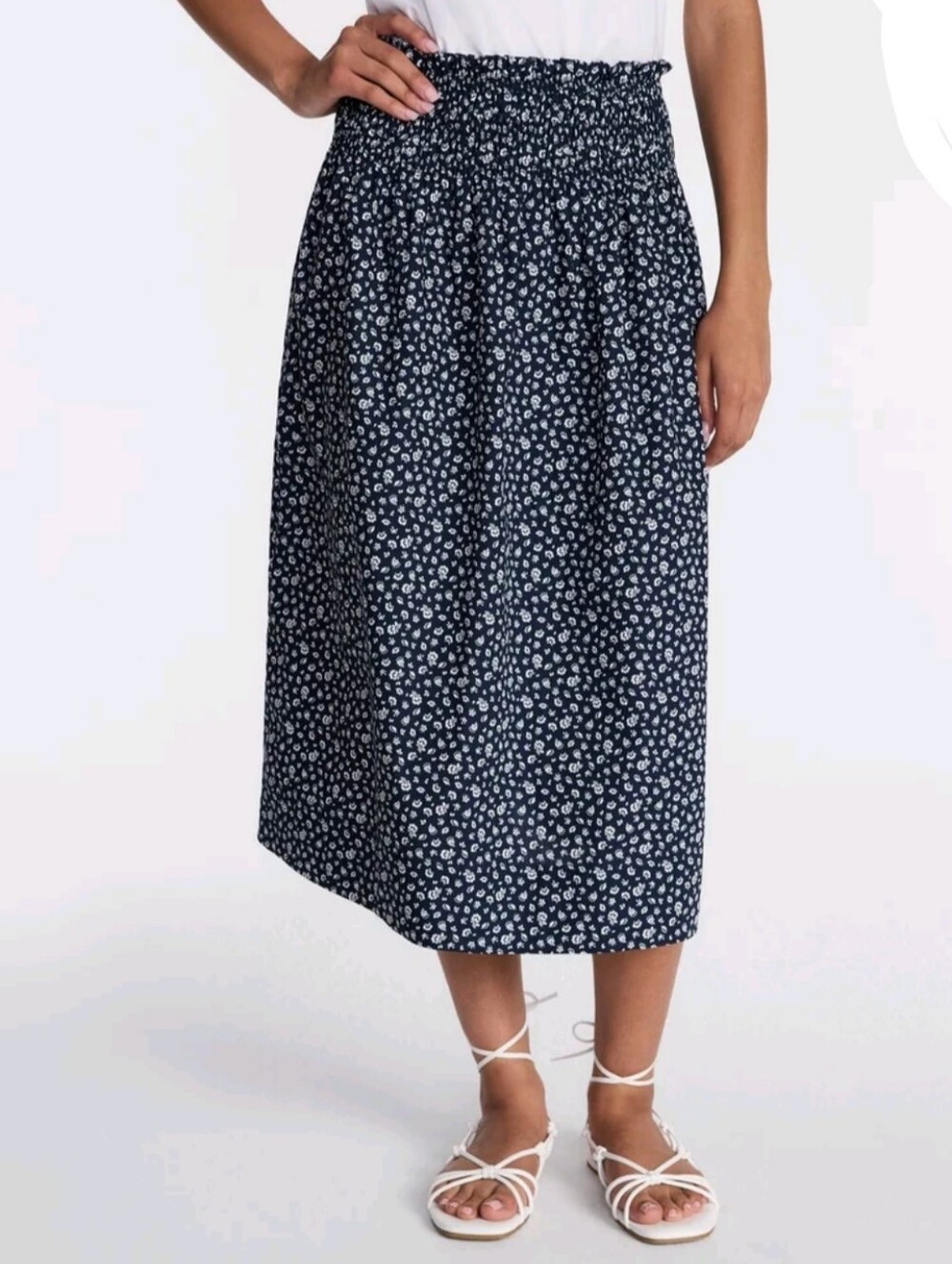 Time and Tru Women's Size L (12-14) Smocked Skirt Tossed Flower Dark Navy NWT